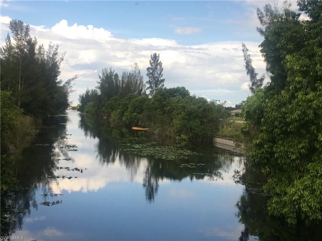 23 NE 8th TER CAPE CORAL, FL 33909