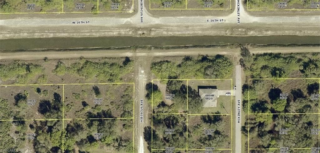 1521 Hibiscus AVE LEHIGH ACRES, FL 33972