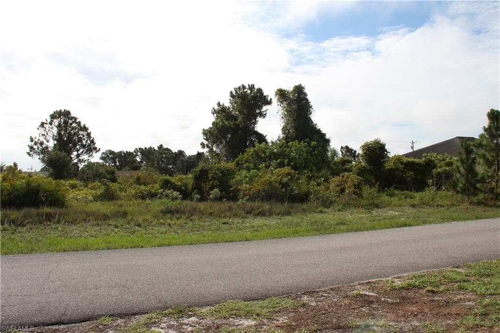 910 Venice AVE N LEHIGH ACRES, FL 33971