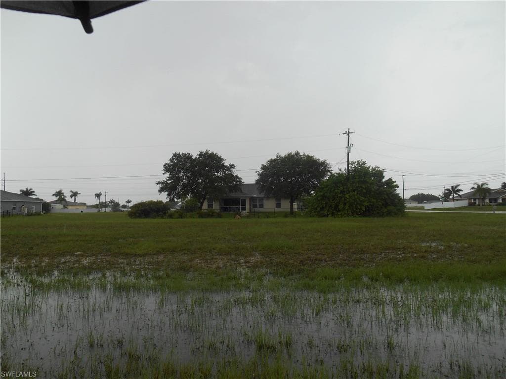 1026 NE 1st AVE CAPE CORAL, FL 33909