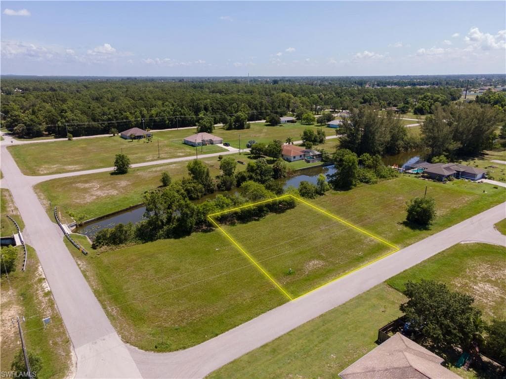 423 NE 31st ST CAPE CORAL, FL 33909