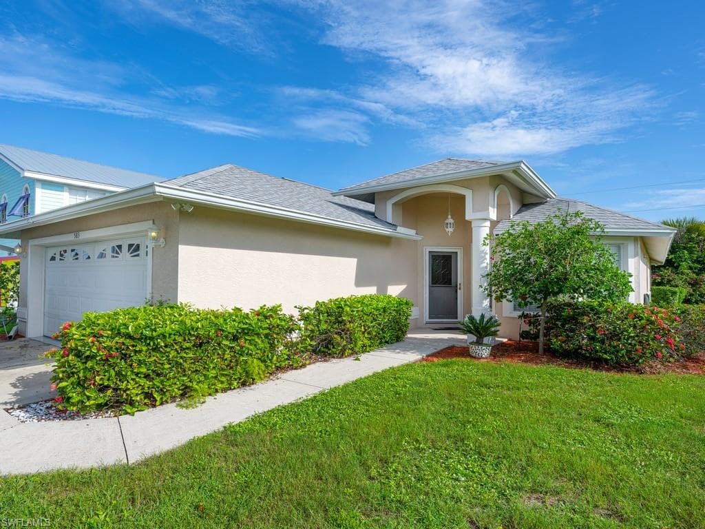 583 99th AVE N NAPLES, FL 34108