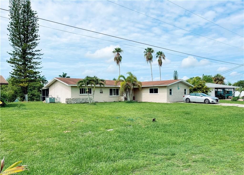 1206 NE 4th TER CAPE CORAL, FL 33909