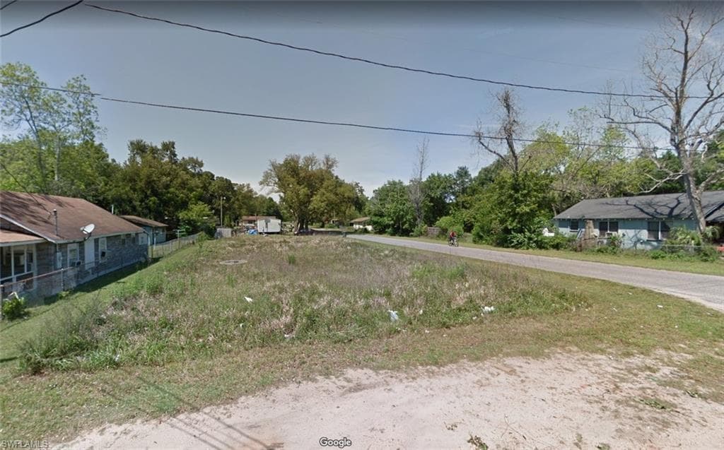 2702 W Bobe ST PENSACOLA, FL 32505
