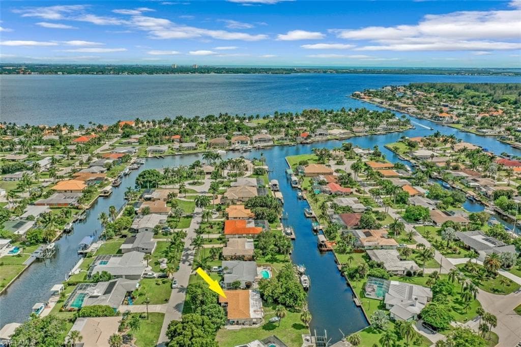 5310 Bayview CT CAPE CORAL, FL 33904