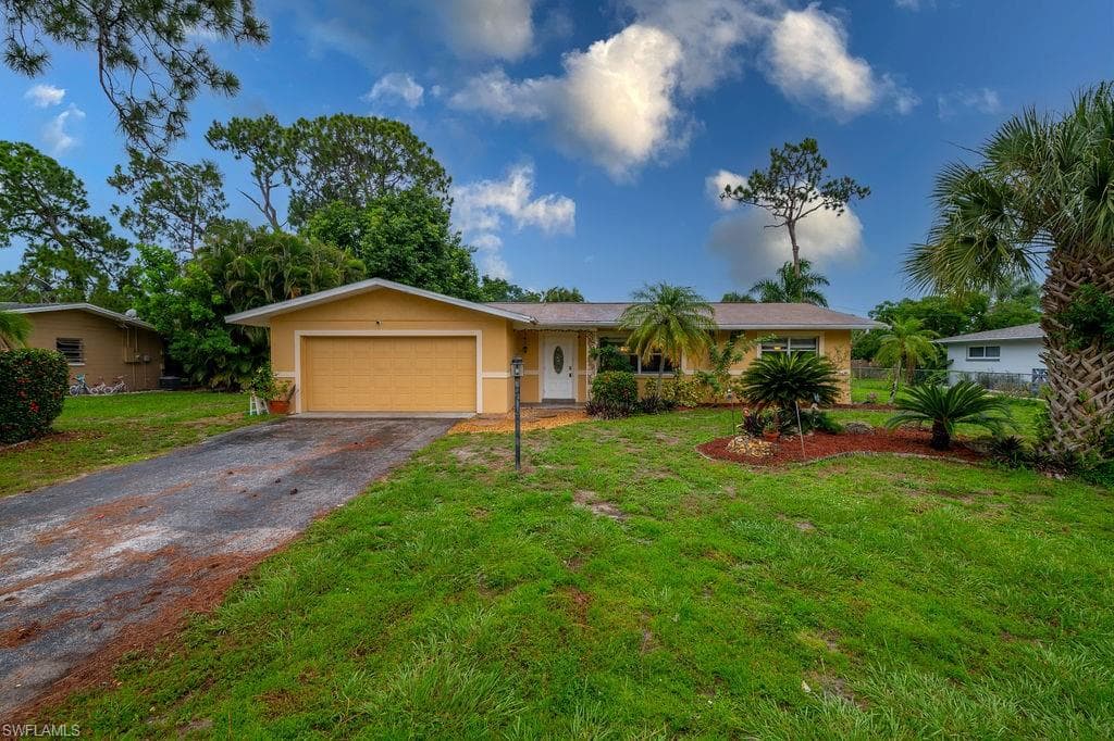 2348 Woodland BLVD FORT MYERS, FL 33907