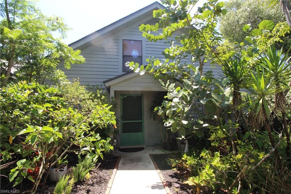 1323 Solana RD K-2 NAPLES, FL 34103