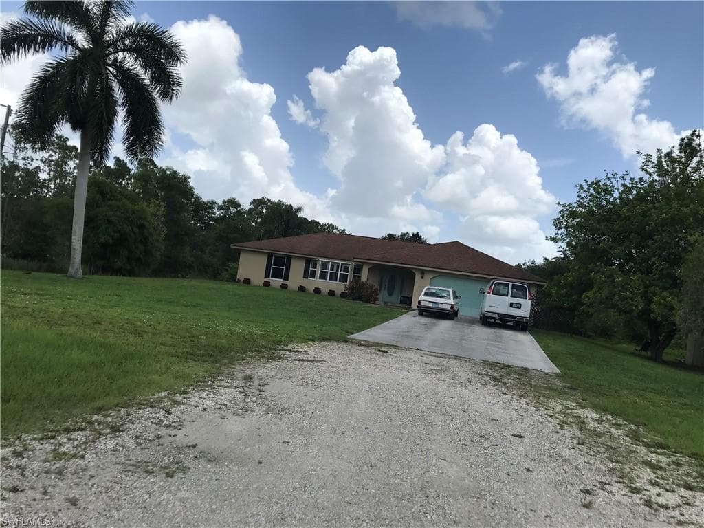 10625 Shangri La RD BONITA SPRINGS, FL 34135
