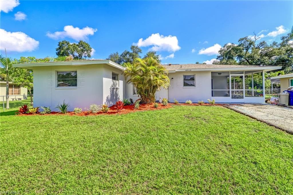 4915 Gary DR FORT MYERS, FL 33905