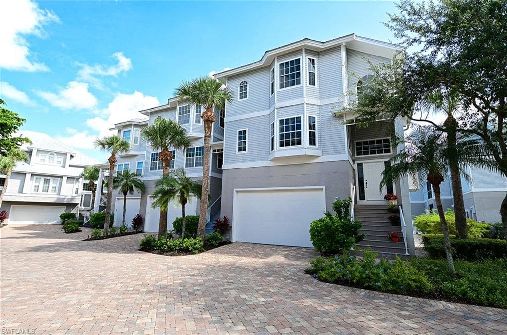 170 Barefoot CIR 33 BONITA SPRINGS, FL 34134