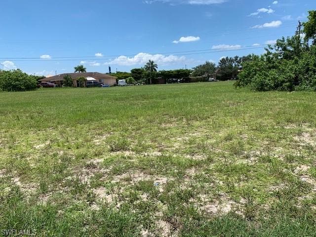 1328 NE 8th TER CAPE CORAL, FL 33909
