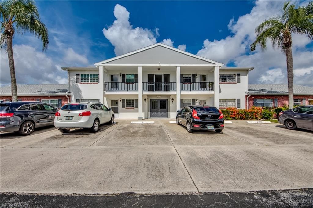 6740 Winkler RD 2 FORT MYERS, FL 33919