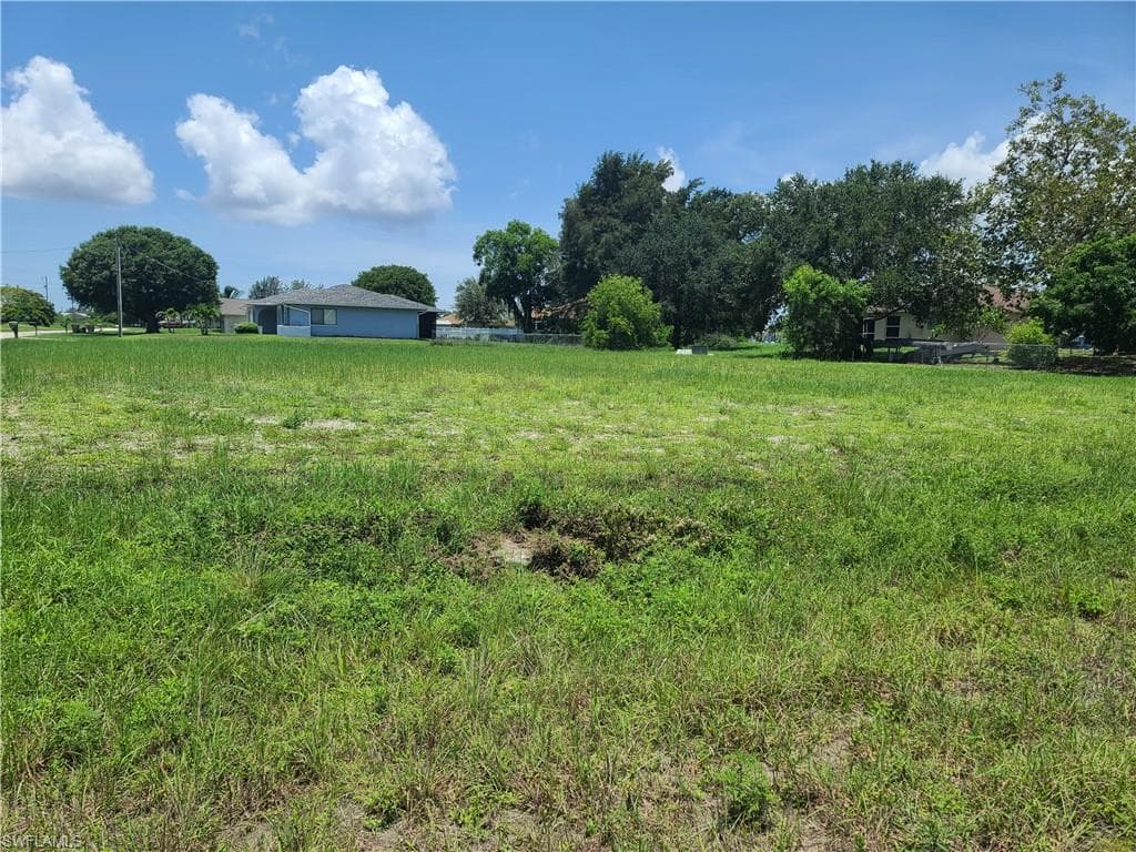 2001 SW 2nd ST CAPE CORAL, FL 33991