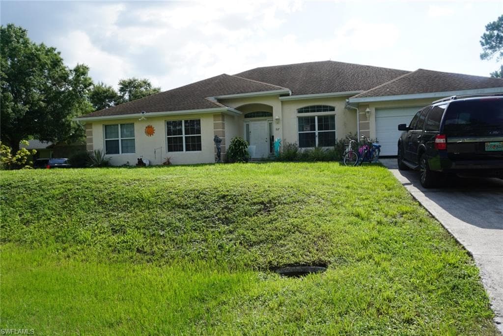 917 Canton AVE LEHIGH ACRES, FL 33972