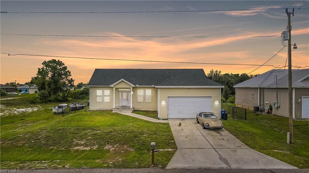 2703 38th ST SW LEHIGH ACRES, FL 33976