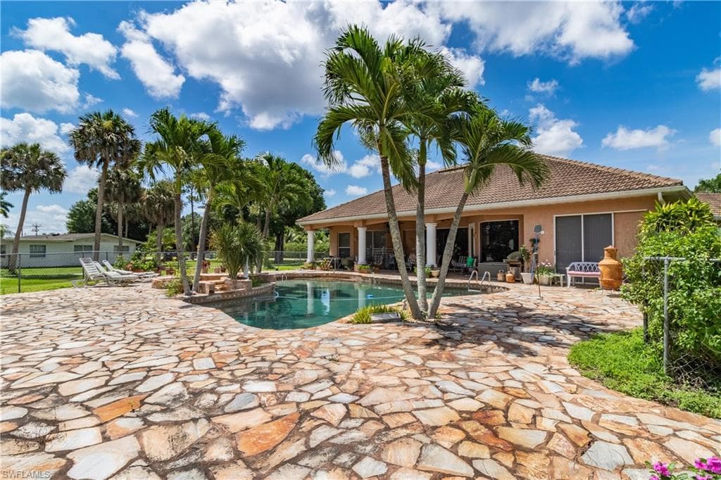 90 Mariana AVE NORTH FORT MYERS, FL 33903