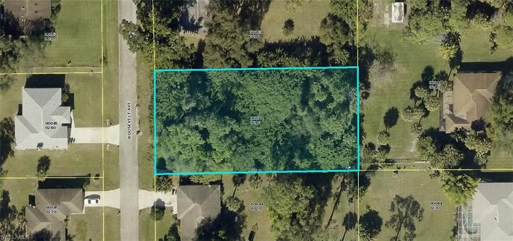 322 Roosevelt AVE LEHIGH ACRES, FL 33936