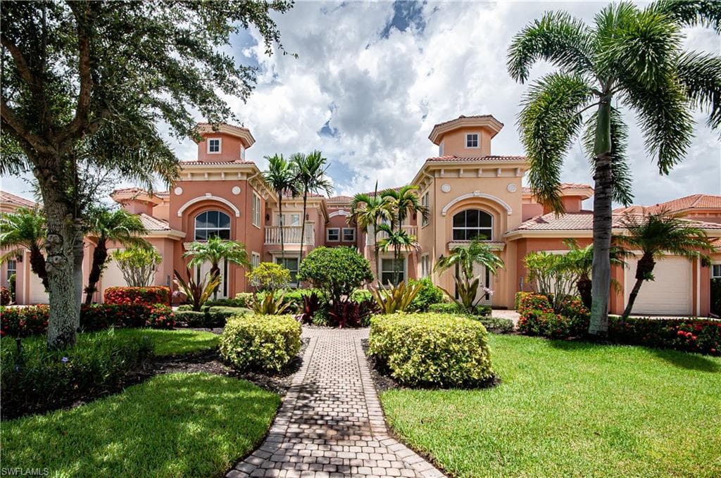 571 Avellino Isles CIR 27202 NAPLES, FL 34119