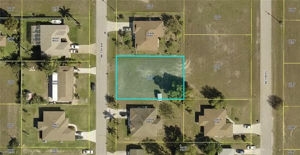 913 NE 5th AVE CAPE CORAL, FL 33909