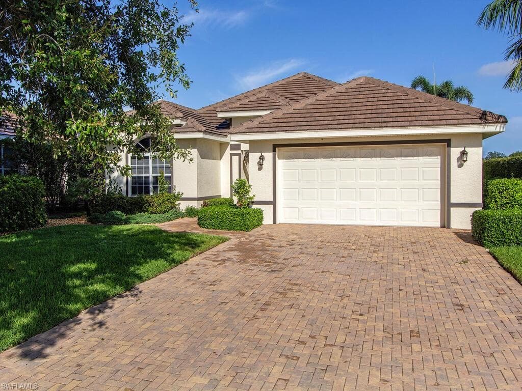 10823 Fulmar CT NAPLES, FL 34119
