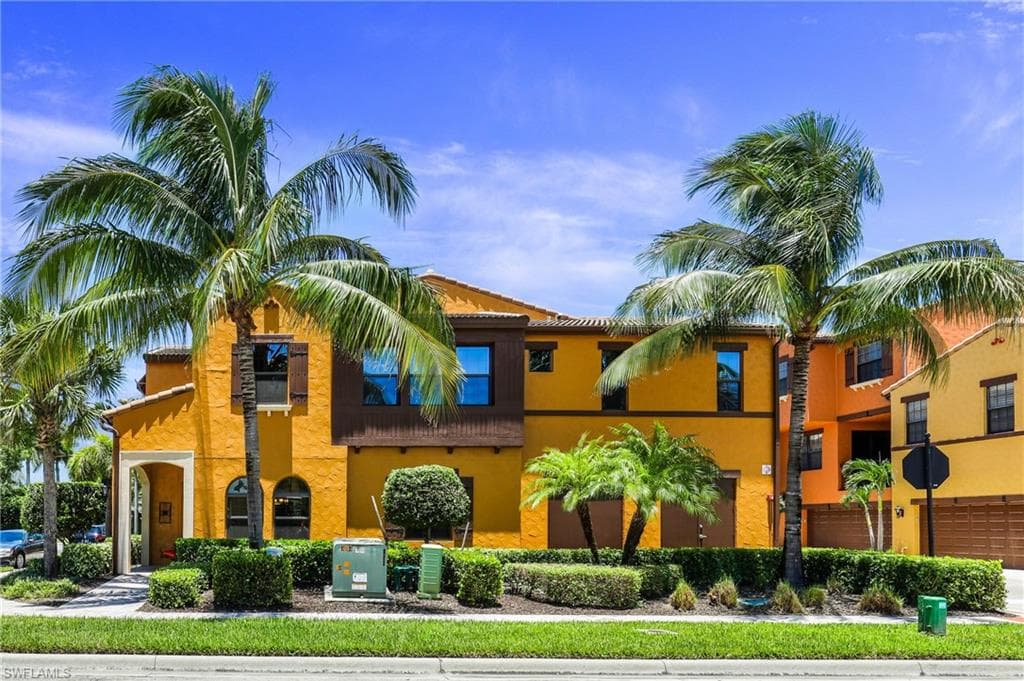 9050 Capistrano ST N 4101 NAPLES, FL 34113