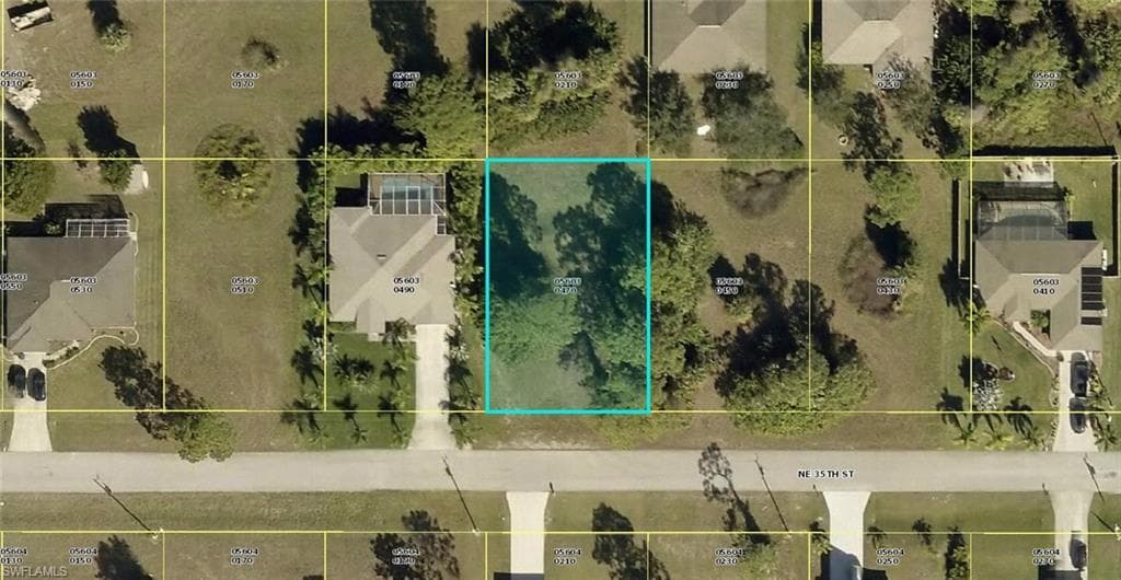 1607 NE 35th ST CAPE CORAL, FL 33909