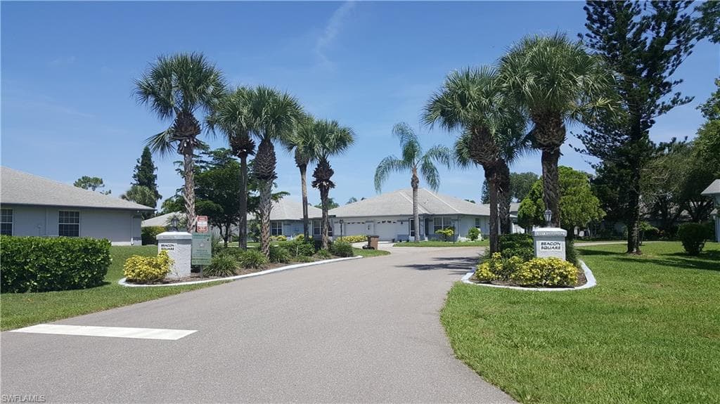 10625 Windsmont CT LEHIGH ACRES, FL 33936