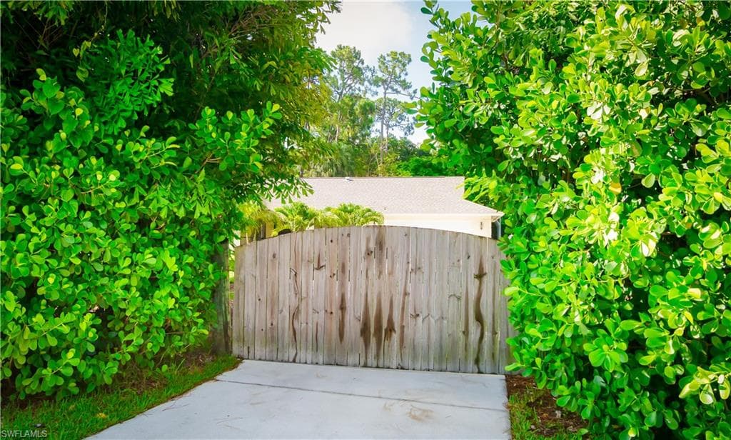 4440 Burton RD NAPLES, FL 34104