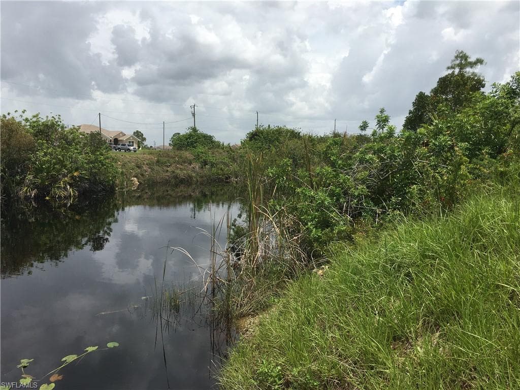 4313 NE 9th CT CAPE CORAL, FL 33909