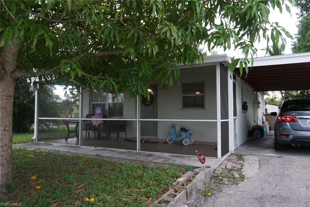 10 Andora ST LEHIGH ACRES, FL 33936