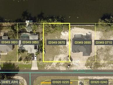 2425 SW 2nd TER CAPE CORAL, FL 33991