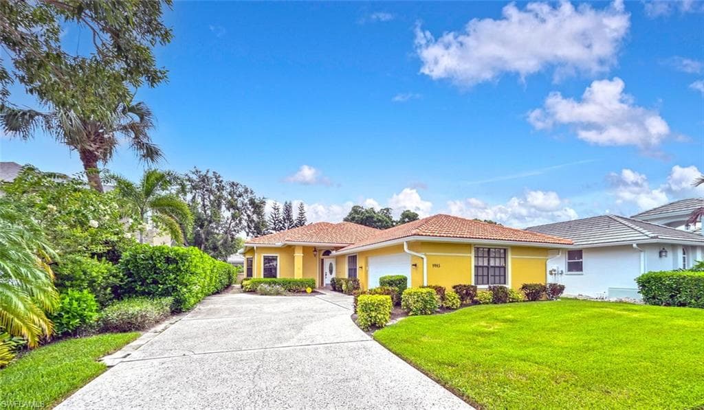 1985 Timberline DR NAPLES, FL 34109