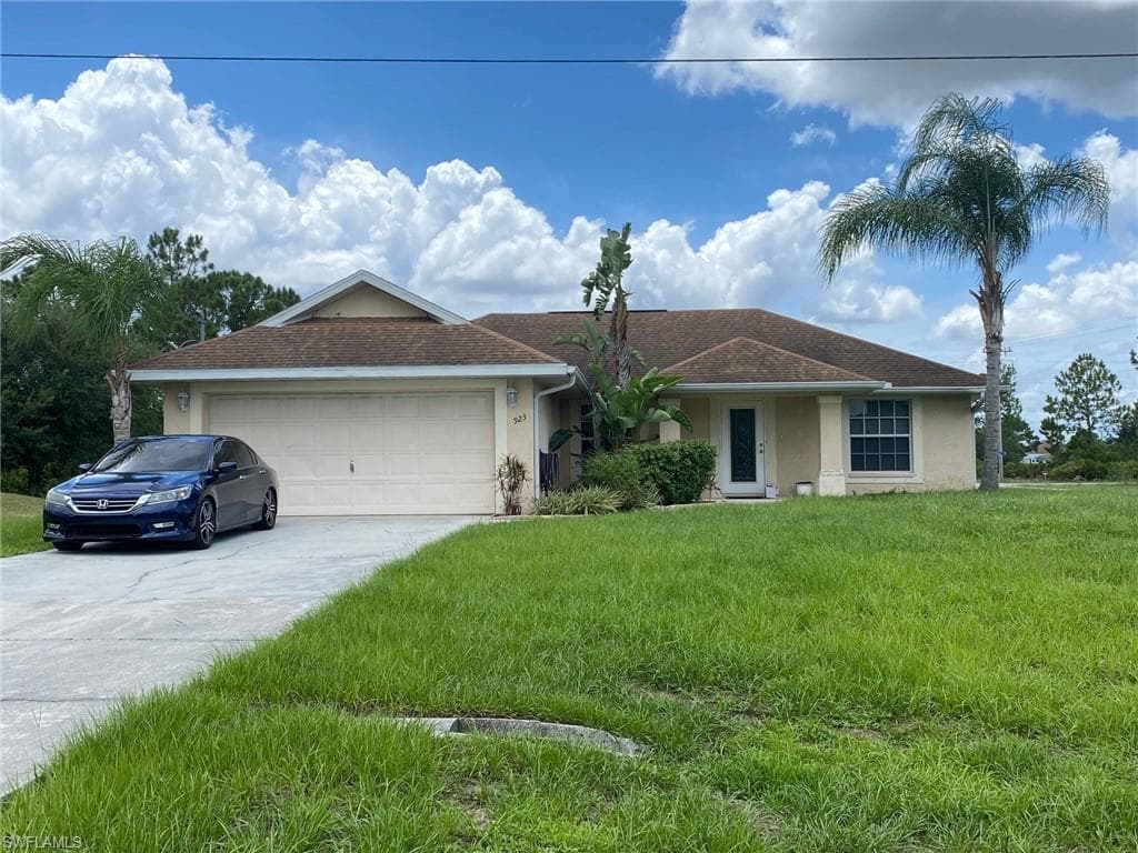 923 Sunniland BLVD LEHIGH ACRES, FL 33971