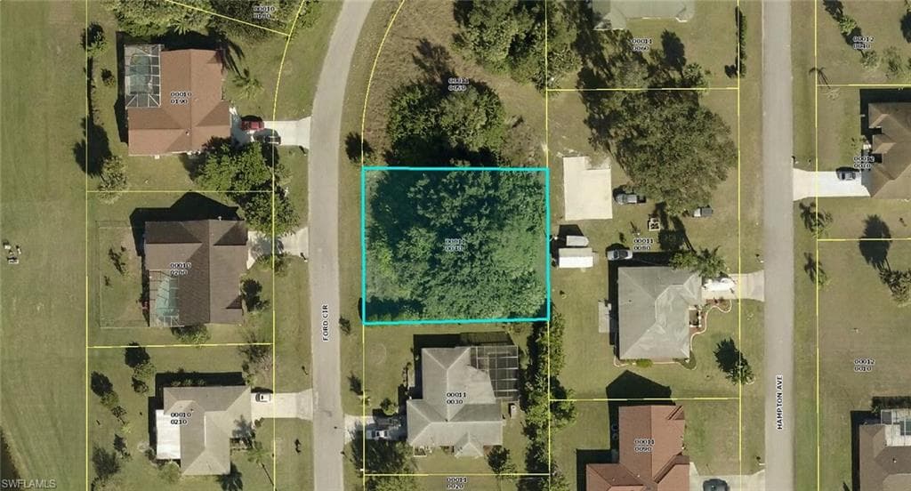 1406 Ford CIR LEHIGH ACRES, FL 33936