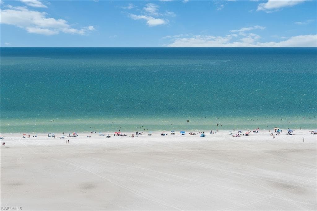 260 Seaview CT 1905 MARCO ISLAND, FL 34145