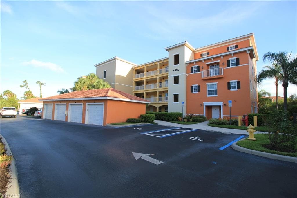 4530 Botanical Place CIR 403 NAPLES, FL 34112