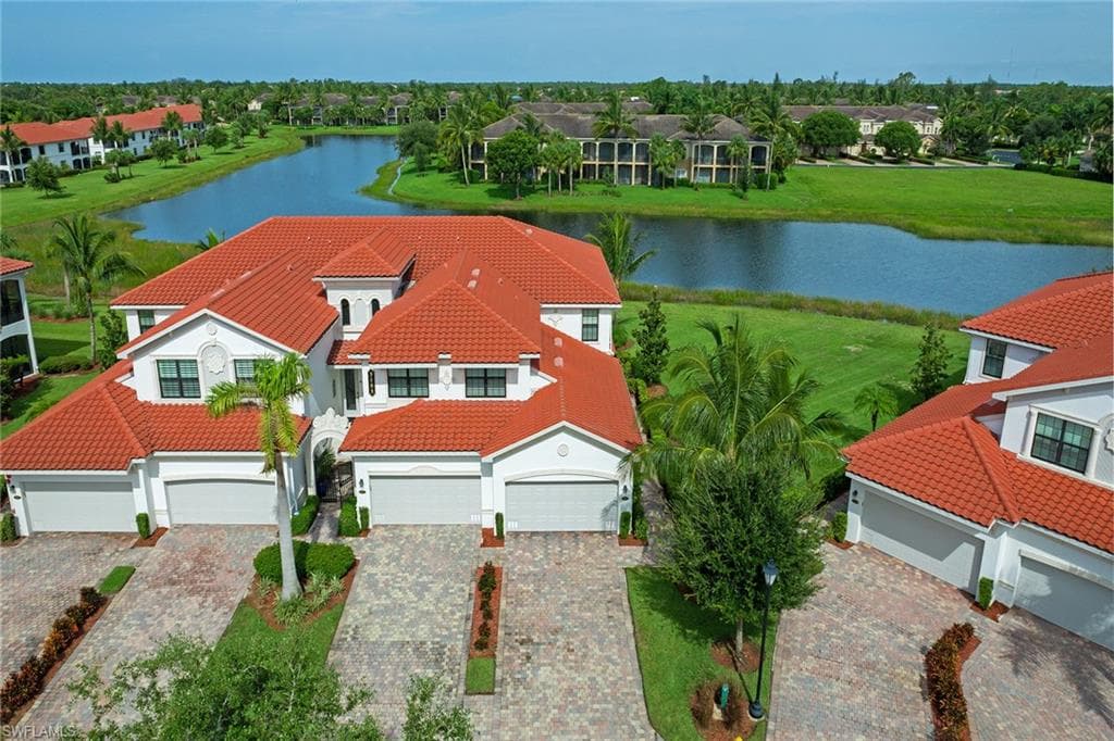 3163 Serena LN 102 NAPLES, FL 34114