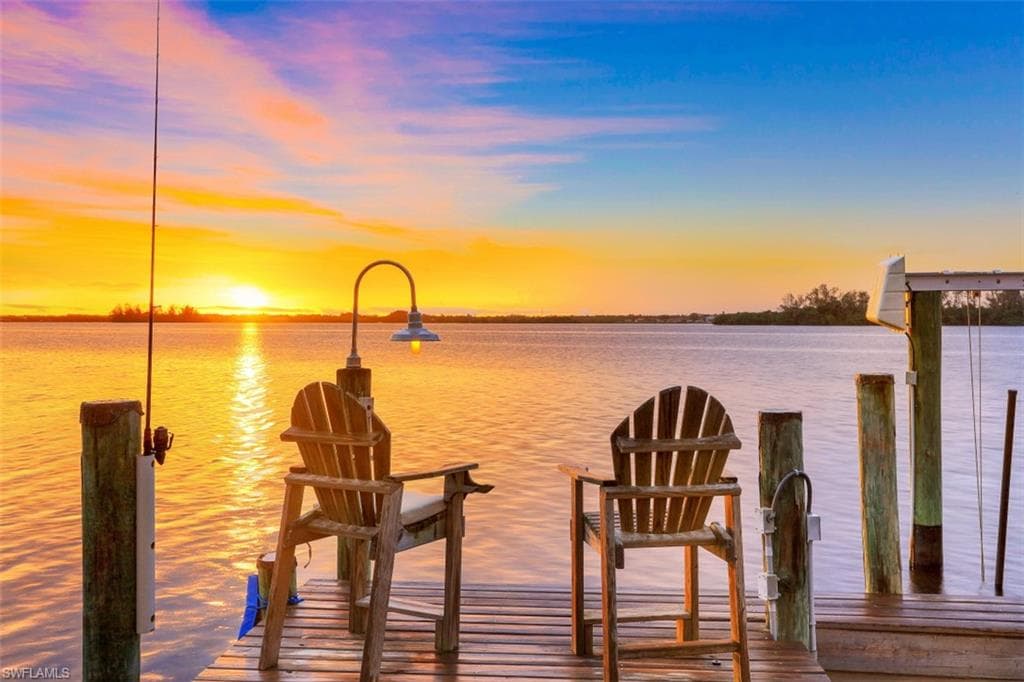 4559 E Riverside DR FORT MYERS, FL 33905