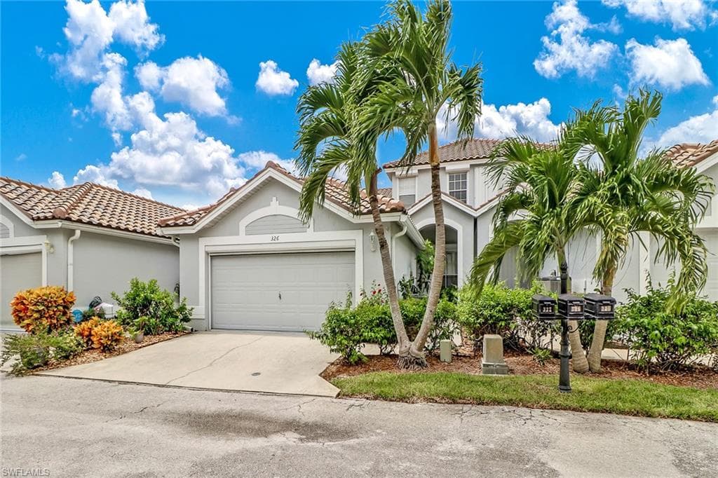 326 Stella Maris DR S NAPLES, FL 34114