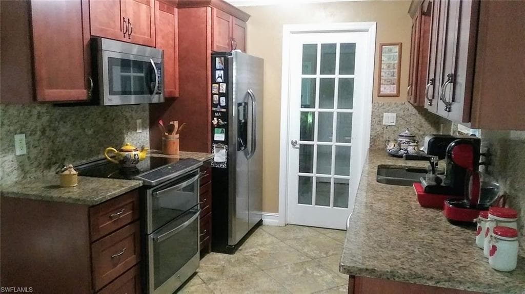 1611 Greenwood AVE LEHIGH ACRES, FL 33972