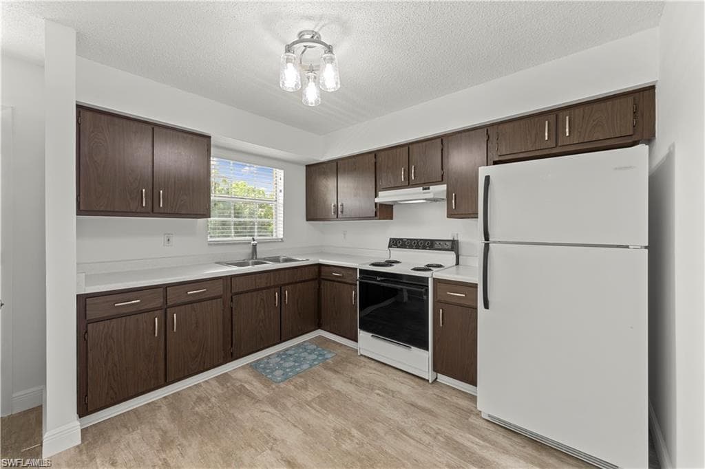3325 Airport Pulling RD N D8 NAPLES, FL 34105