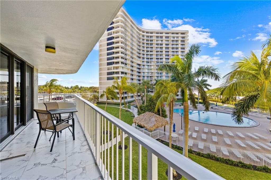 440 Seaview CT 4-306 MARCO ISLAND, FL 34145