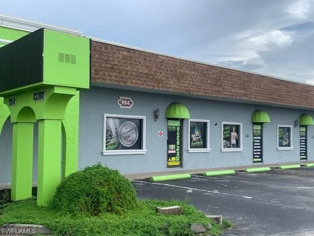 954 Country Club BLVD A-B CAPE CORAL, FL 33990