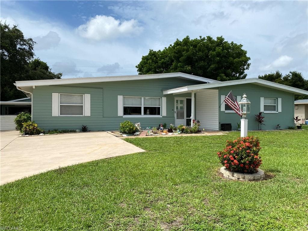 1410 Santa Barbara AVE FORT MYERS, FL 33901