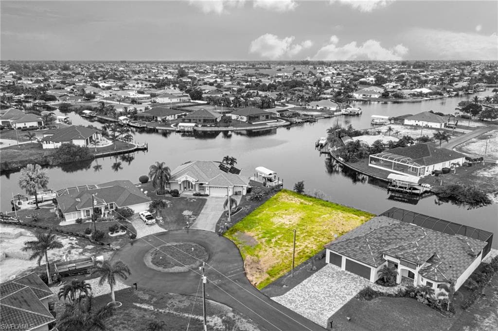 313 NW 39th AVE CAPE CORAL, FL 33993