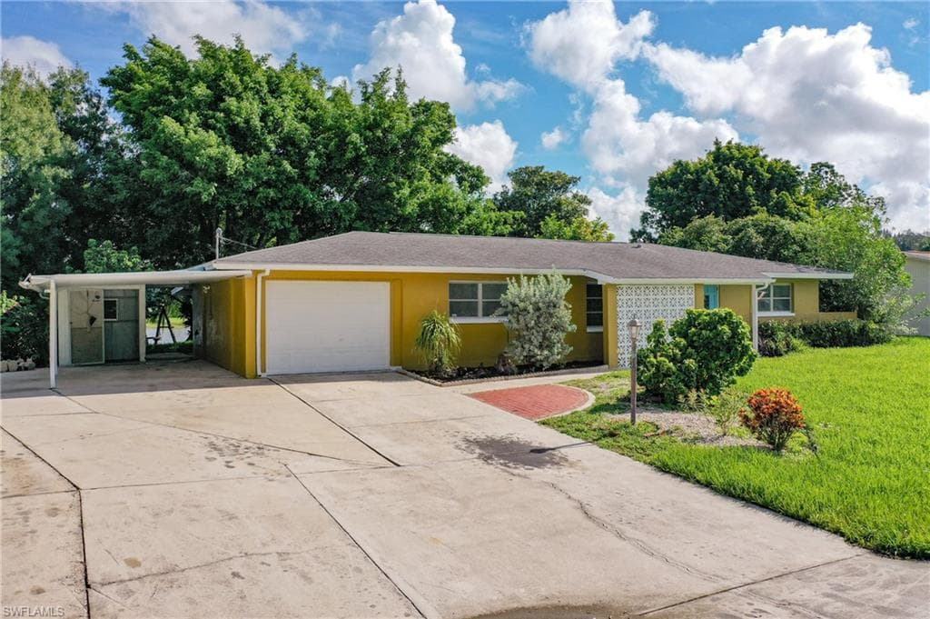 709 Monet ST LEHIGH ACRES, FL 33936