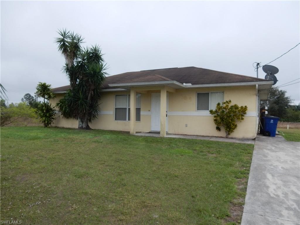 4013 3rd ST SW LEHIGH ACRES, FL 33976
