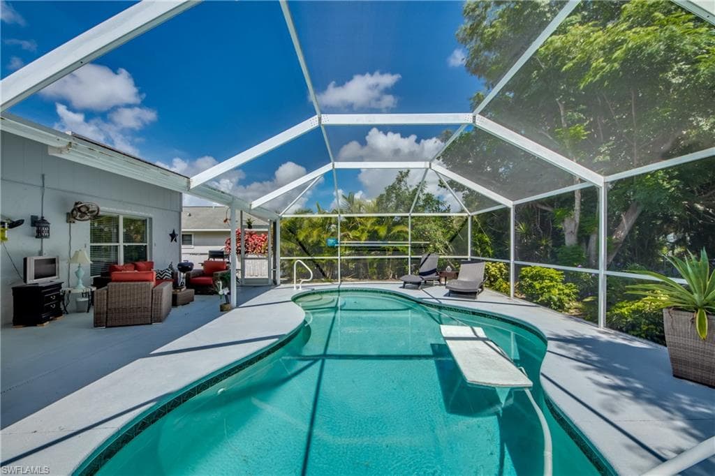 1139 SE 13th TER CAPE CORAL, FL 33990