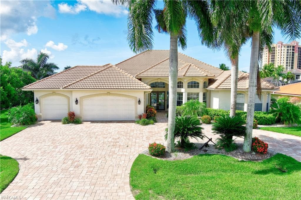1524 SW 56th TER CAPE CORAL, FL 33914