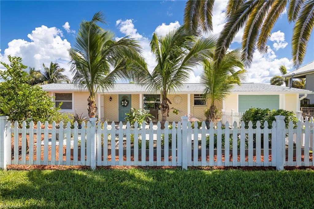 24311 Captain Kidd BLVD PUNTA GORDA, FL 33955